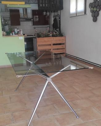 Tavolo di vetro