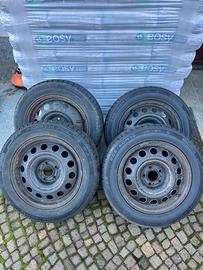 4 pneumatici m+s 205/60R16 momo compresi di cerchi