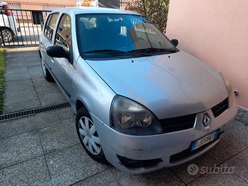 Renault clio storia con GPL