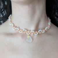 “Sospesa tra Onde e Fiori” – Collana Artigianale R