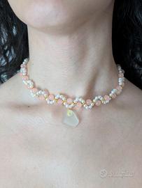 “Sospesa tra Onde e Fiori” – Collana Artigianale R