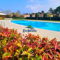 Grazioso bilocale in villaggio con piscina