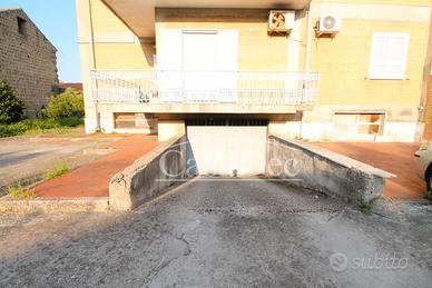 Box auto a Frignano