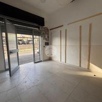 NEGOZIO A NAPOLI