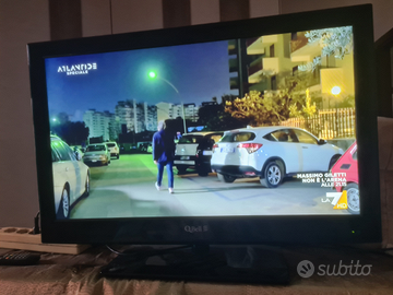 TV 32 pollici con base girevole