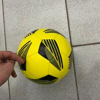 Pallone adidas