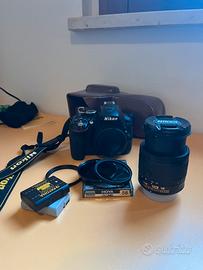 Nikon D5300 + NIKKOR 18-55 Custodia e Accessori