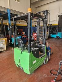 Carrello elevatore elettrico marca Pieralisi porta
