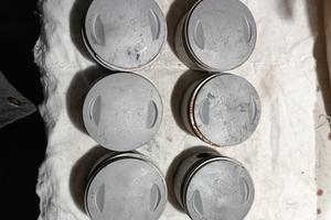 Pistoni e valvole Ferrari 250