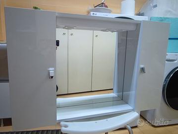 Mobile  pensile con specchio e luci