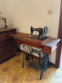 Macchina da cucire singer con mobile 900