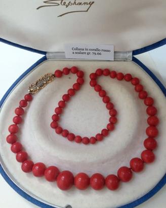Collana vintage corallo rosso a scalare 79,66 g