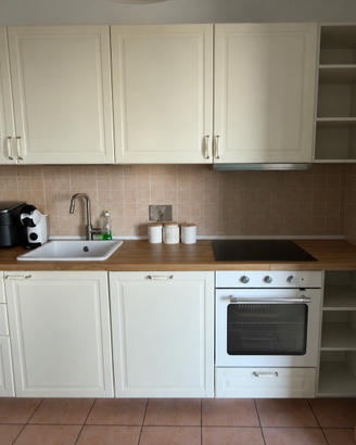 CUCINA CON ELETTRODOMESTICI -  600€