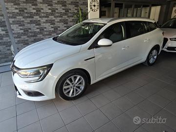 Renault Megane Mégane Sporter dCi 8V 110 CV EDC En