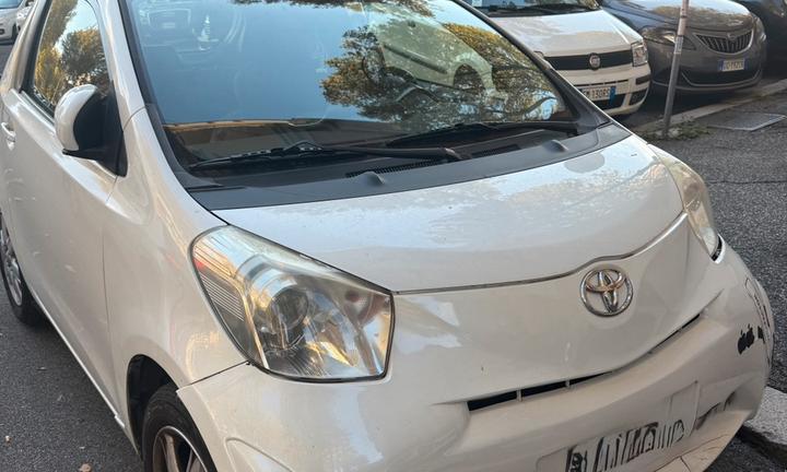 Toyota iQ 1.000 benzina