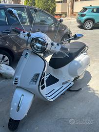 Vespa 300 GTS Super
