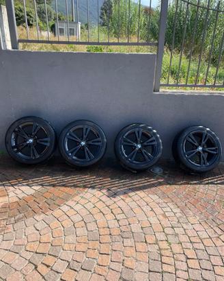 Set Cerchi originali BMW 17” neri + Gomme antineve