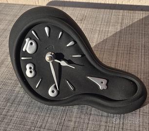 Orologio surrealista di Salvador Dalì