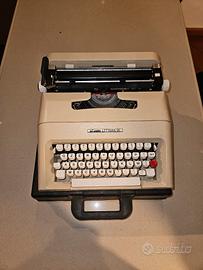 Macchina da scrivere olivetti lettera 35