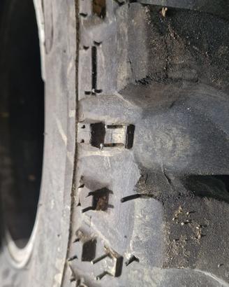 Cerchi in lega e gomme Defender 2011