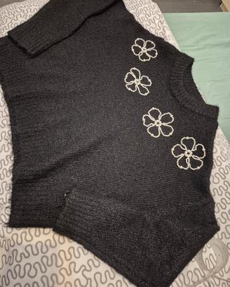 maglione donna nero con fiori gioiello