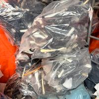 Crucce stampelle per mercato un migliaio dinpezzi