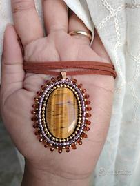 Collana con occhio di tigre e perline 