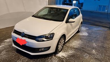 Volkswagen Polo 1.6 TDI Confortline + gancio
