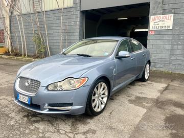Jaguar XF 2.7D V6 Premium Luxury Grandinata