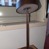 Lampada senza fili per lo studio o per il soggiorn