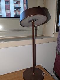 Lampada senza fili per lo studio o per il soggiorn