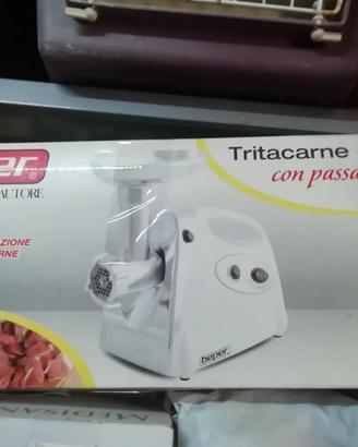 Passapomodori e macina carne elettrico