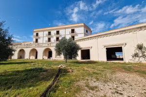 Struttura alberghiera con ristorante, c. sportivo