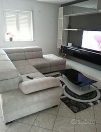 Divano come Nuovo+Tavolino vetro nero e tappeto