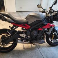 Street triple R