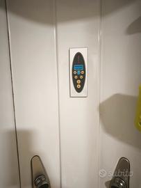  Doccia con idromassaggio e Radio 