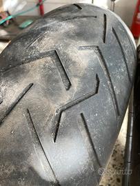 Gomme moto