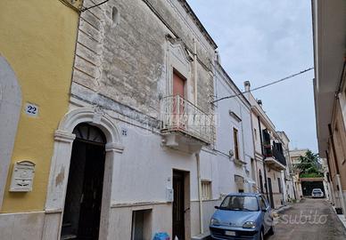 Casa indipendente di 60 mq, con lastrico solare.