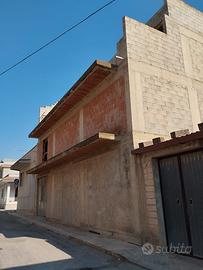 Palazzina su tre piani (scheletro)