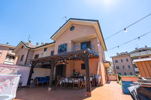 Villetta a schiera di 220 m² con 5 locali e box au