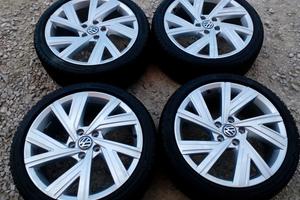 Cerchi e gomme termiche nuove 18 originali vw