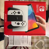Nintendo Switch Oled usata  con gioco Pokemon