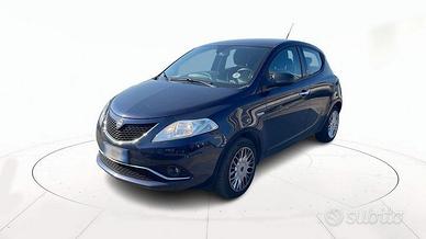 Lancia Ypsilon 1.2 69 CV 5P Gold UCONNECT Blue&Me