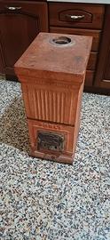 Stufa antica in terracotta