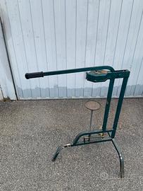 Tappatrice manuale a leva per tappi in sughero