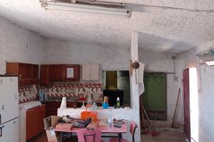 Rustico 50mq accatastato C/2 con 5000mq di terreno