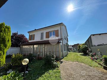 CASA SEMINDIPENDENTE A FRASCAROLO