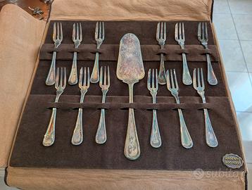 Set di posate d'argento 800. 267g
