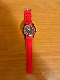 Orologio rosso e nero