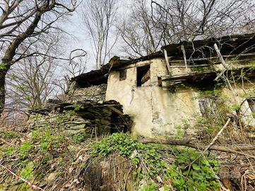 CASA SEMINDIPENDENTE A MONASTERO DI LANZO